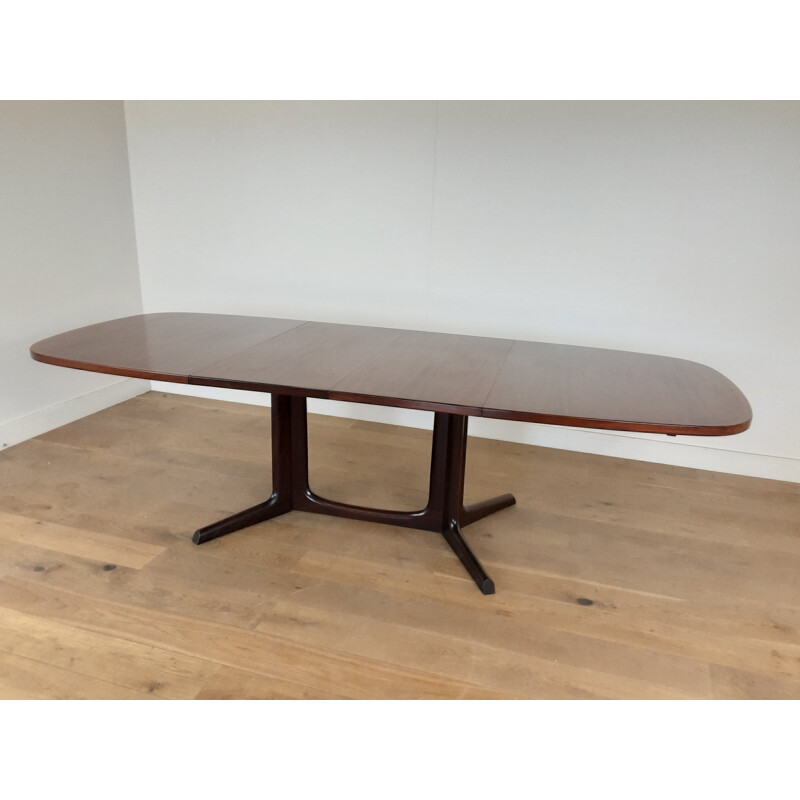 Mid century rosewood extendable dining table by Niels Koefoed Hornslet