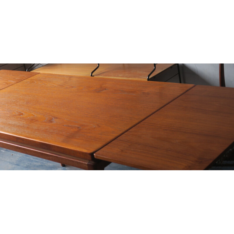 Vintage Teak Extendable model 8 Dining Table by Johannes Andersen for Christian Linneberg, 1960s