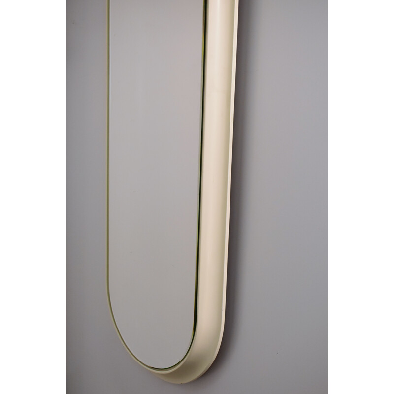 Miroir vintage ovale en bois laqué blanc, 1960