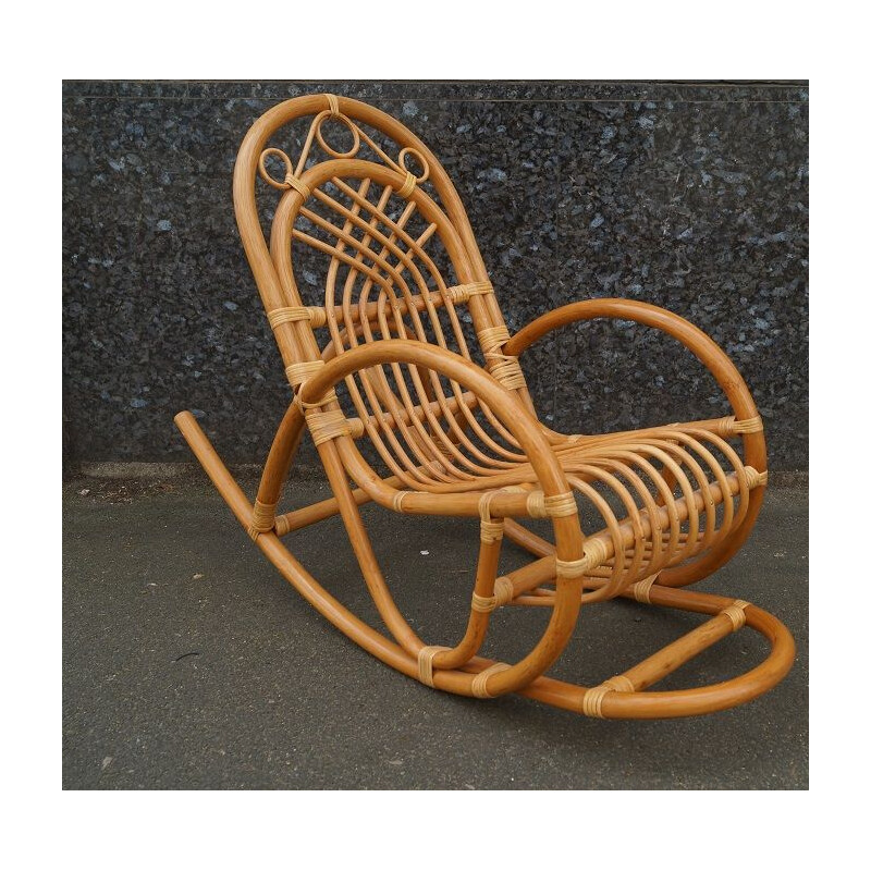 Rocking chair vintage en rotin 1970
