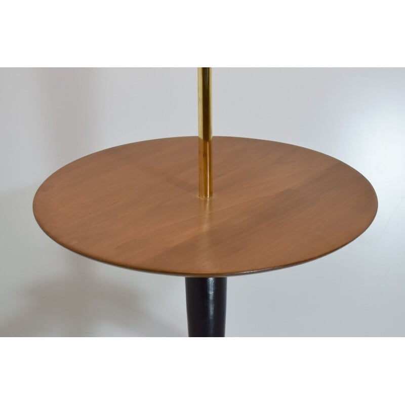 Lampadaire vintage tripode avec tablette, bois et laiton 1950