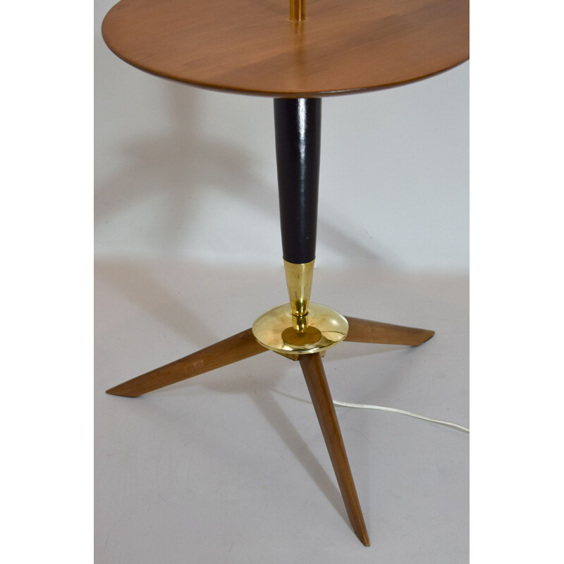 Lampada da terra vintage a treppiede con mensola, legno e ottone 1950