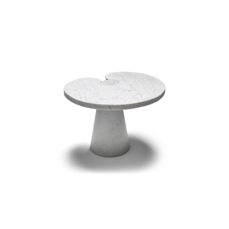 Vintage Mangiarotti side table in Carrara marble "Eros series" by Angelo Mangiarotti for the skipper, Italy 1970