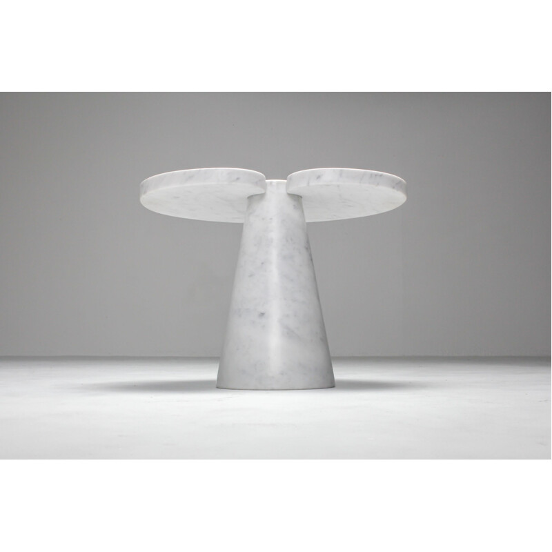 Vintage Mangiarotti side table in Carrara marble "Eros series" by Angelo Mangiarotti for the skipper, Italy 1970