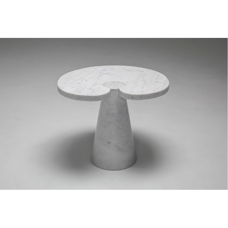 Vintage Mangiarotti side table in Carrara marble "Eros series" by Angelo Mangiarotti for the skipper, Italy 1970