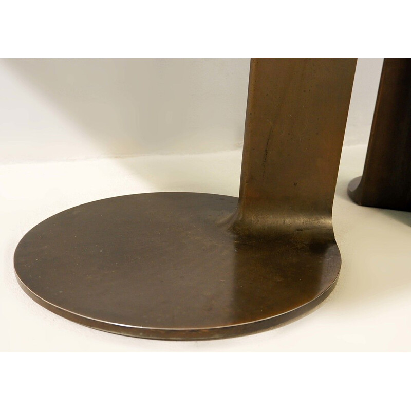 TL59' vintage tafel in bruin gepatineerd brons en gerookt glas van Tobia