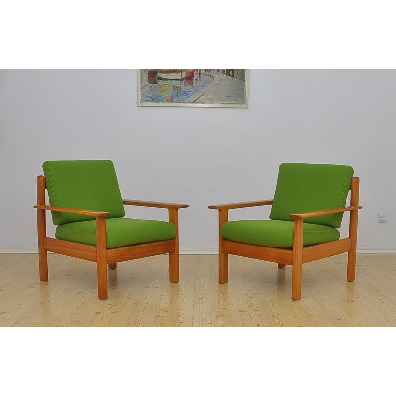 Pair of Knoll Antimott 1960 vintage armchairs