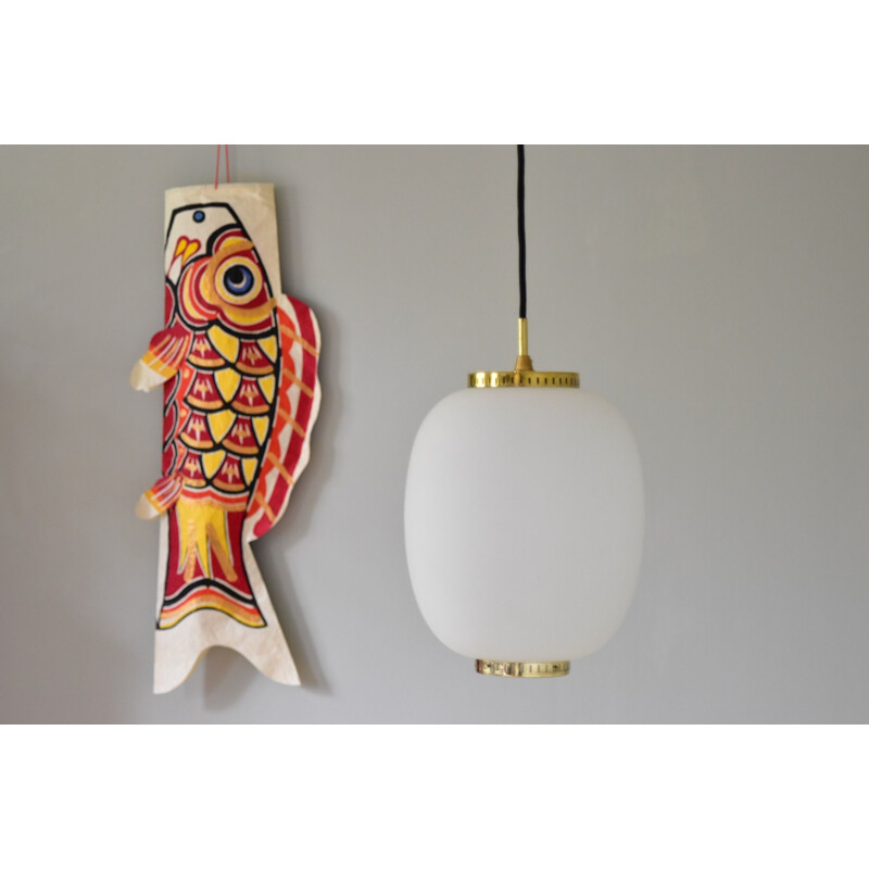 Suspension Vintage taille L Plafonniers en laiton et opaline Bent Karlby Kina de Lyfa Danemark 1955