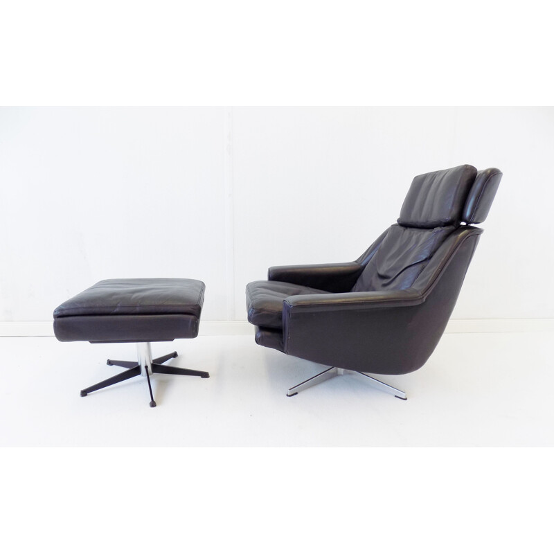 Vintage ESA 802 black leather armchair with ottoman by Werner Langenfeld