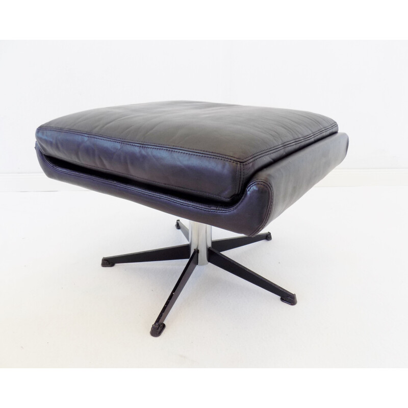 Vintage ESA 802 black leather armchair with ottoman by Werner Langenfeld