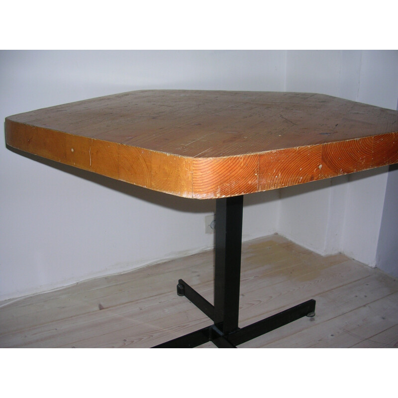 Table pentagonal, Charlotte PERRIAND - 1970s