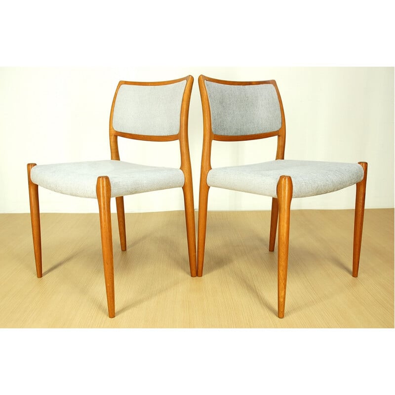 Suite de 4 chaises à repas modèle 80, Niels Otto MOLLER - 1968