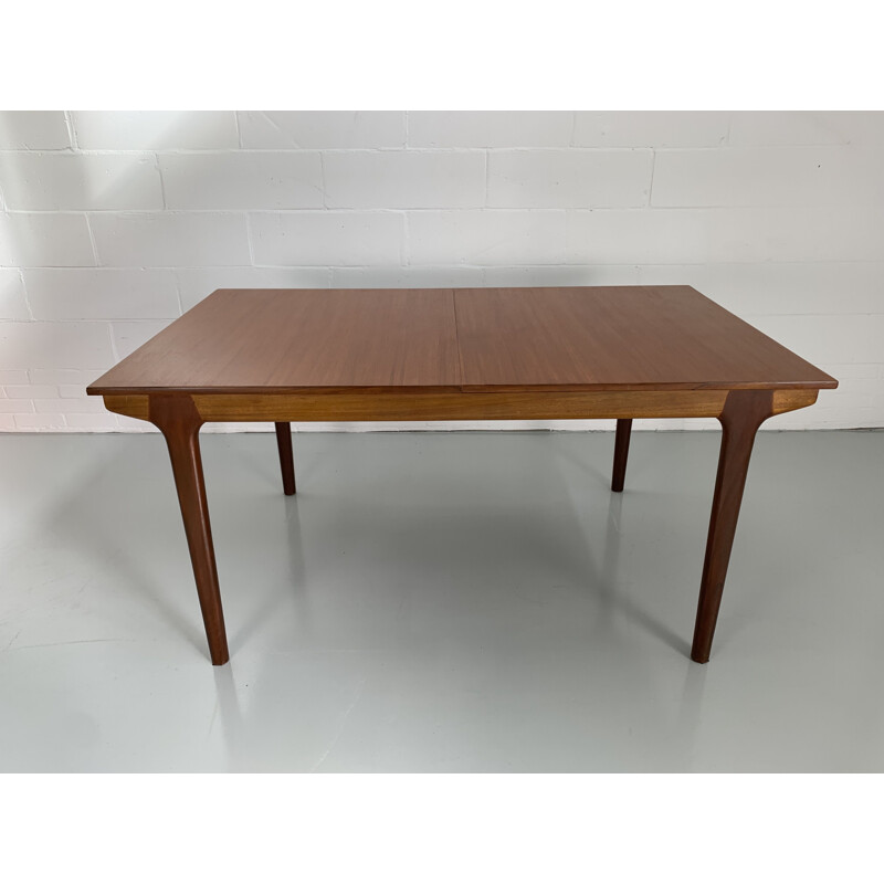 Vintage dining table McIntosh 1960