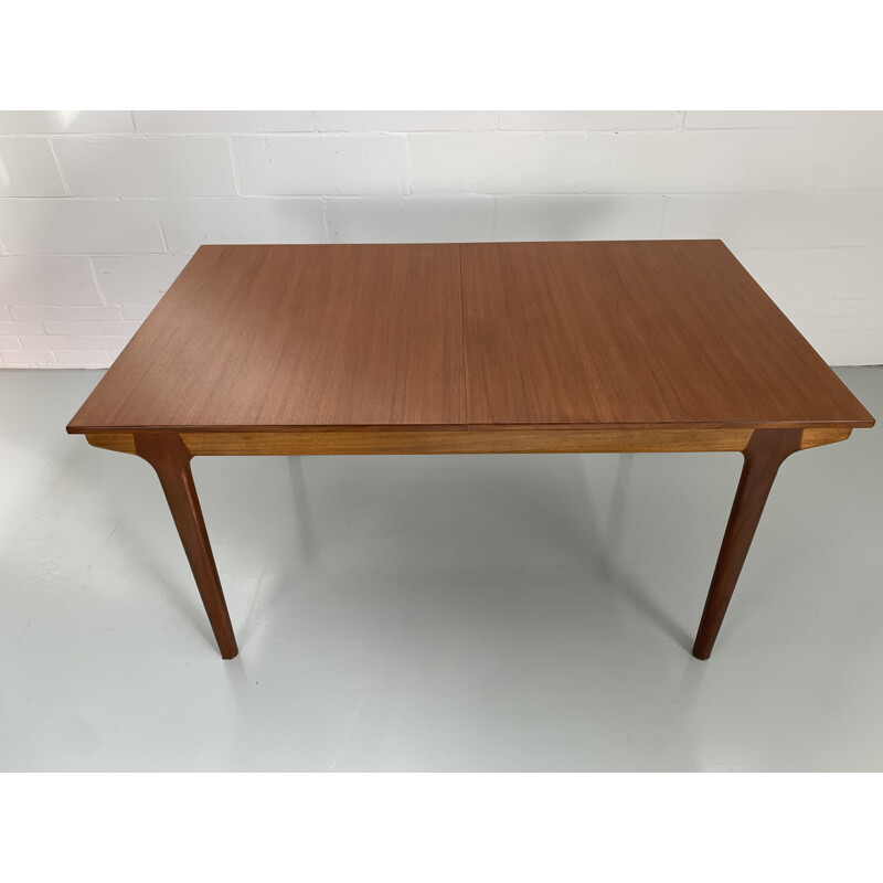 Vintage dining table McIntosh 1960