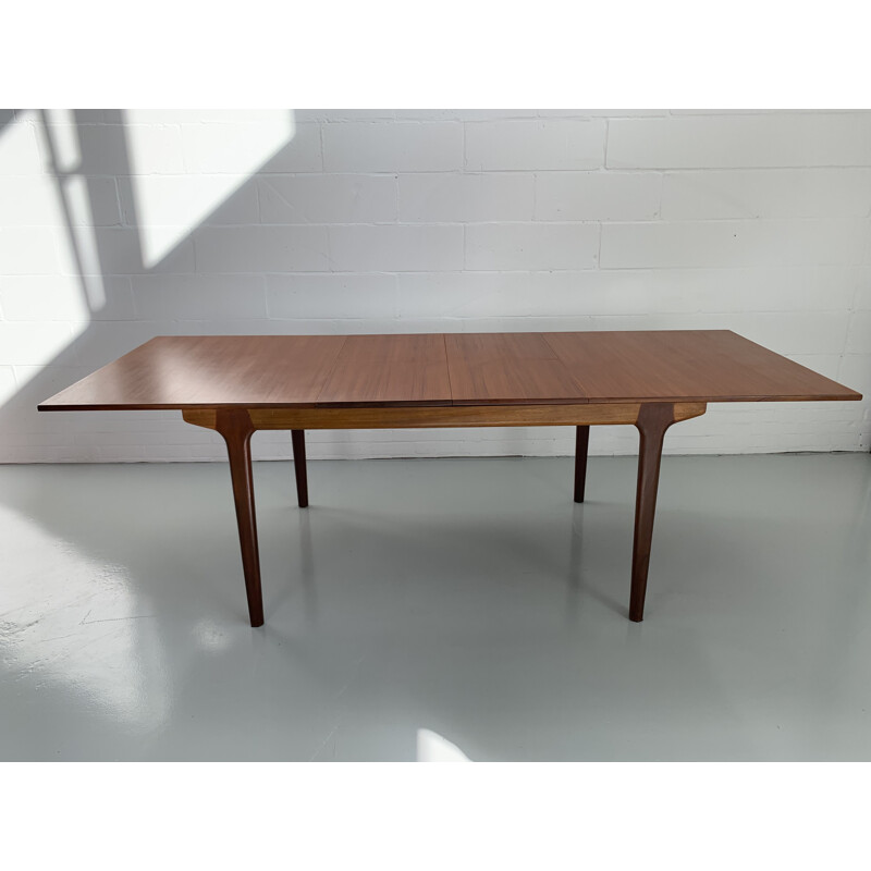 Vintage dining table McIntosh 1960