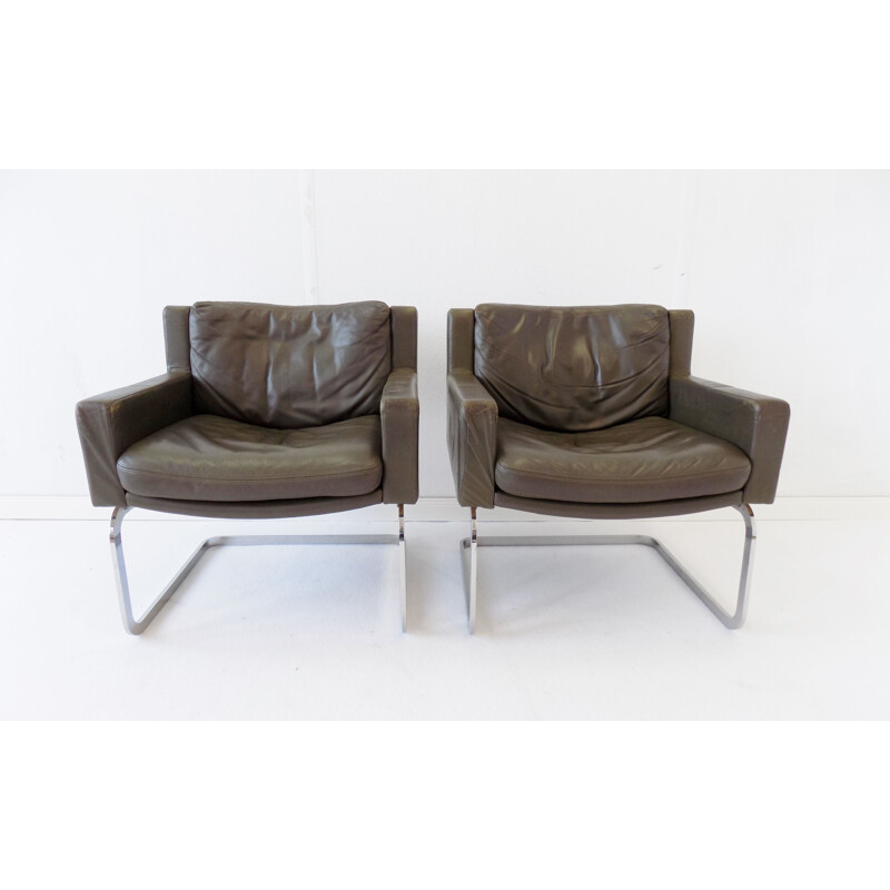 Pair of Vintage armchairs De Sede RH 201 olive green leather  by Robert Haussmann