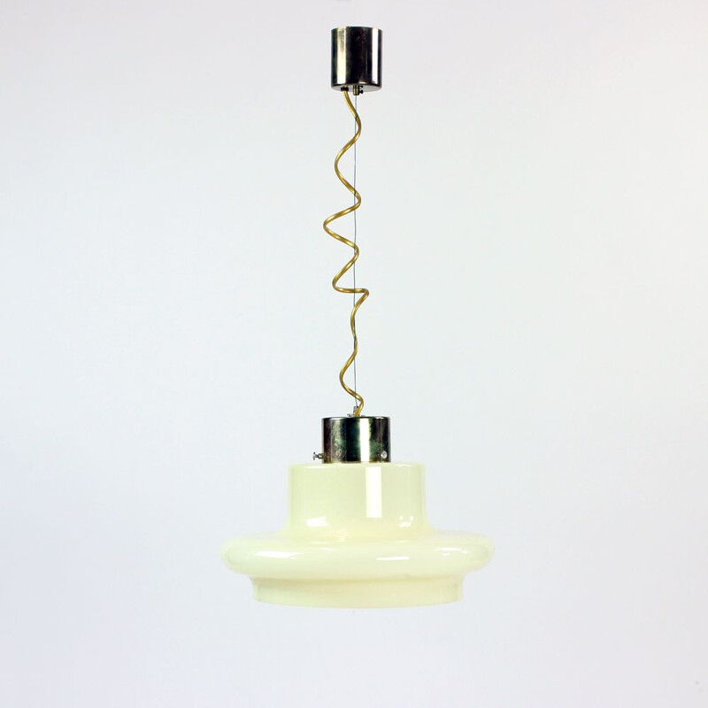 Vintage plafondlamp in crème opaline en messing, 1960