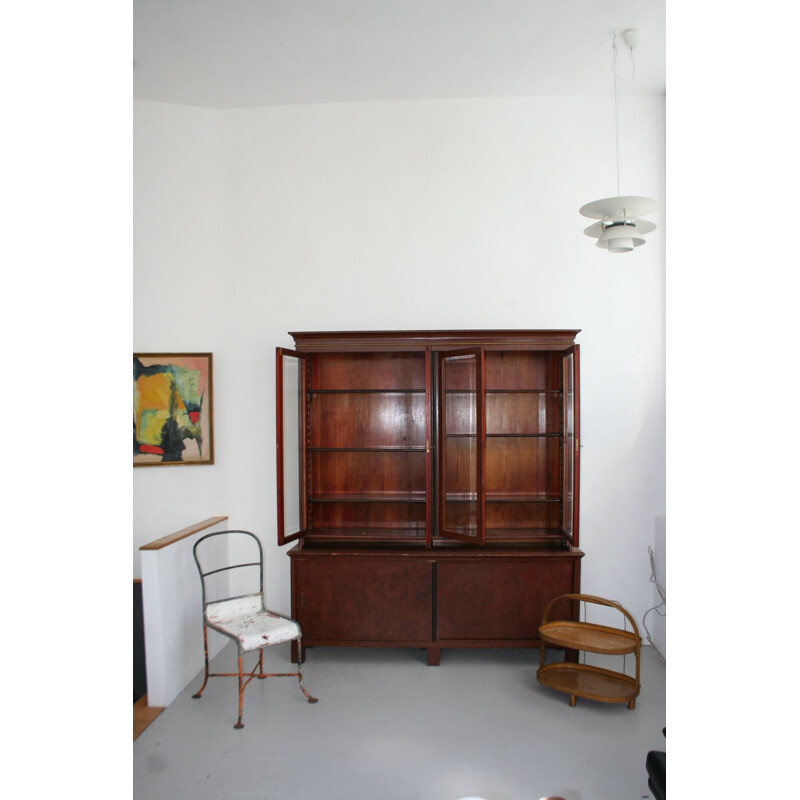 Librería y armario vintage con puertas de cristal, 1930