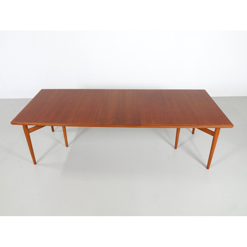 Sibast six legged extendable dining table in teak, Arne VODDER - 1960s