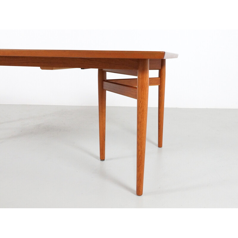 Sibast six legged extendable dining table in teak, Arne VODDER - 1960s
