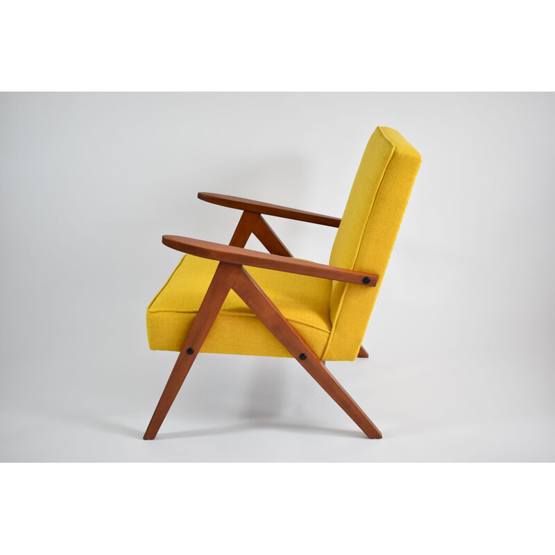 Vintage Poolse fauteuil B310 geel model 1960