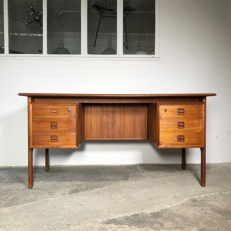 Bureau vintage en teck par Arne Vodder danois 1960