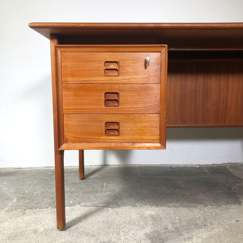 Vintage teak desk by Danish Arne Vodder 1960