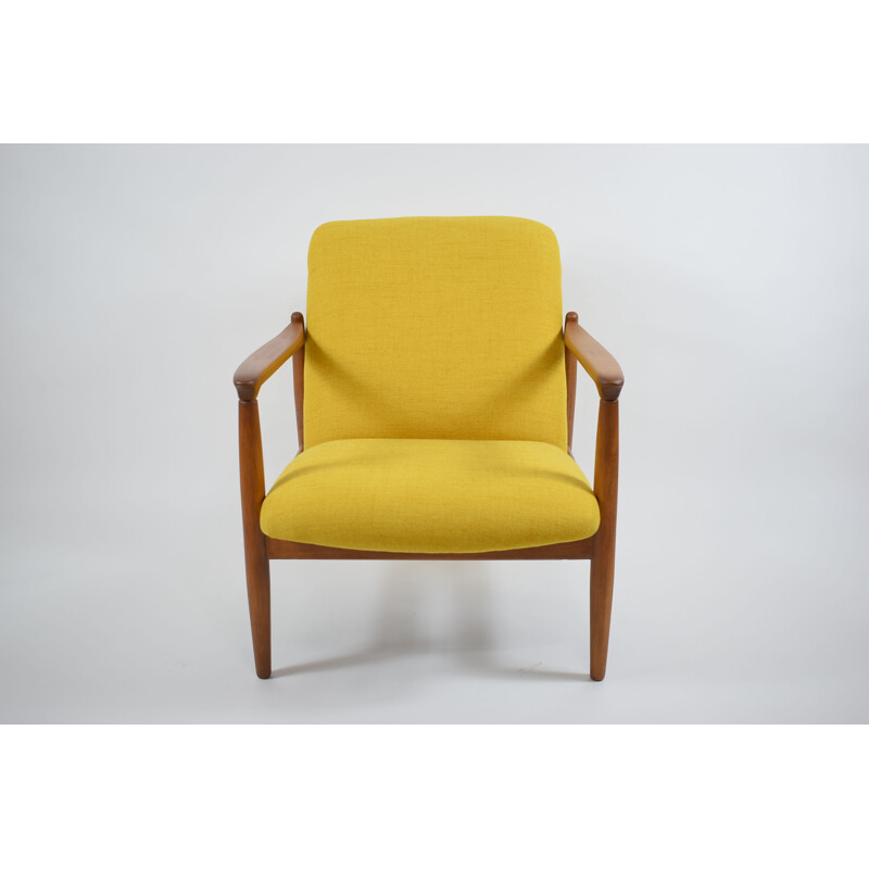 Vintage Poolse fauteuil GFM64 van E.Homa geel 1960