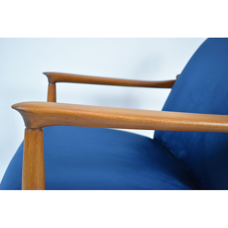 Vintage GFM64 Sillón de terciopelo azul icónico 1960