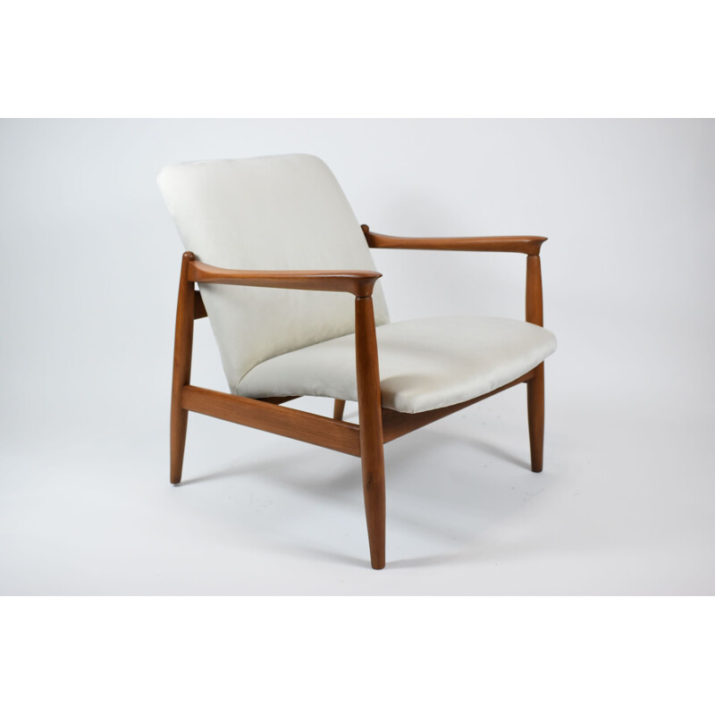 Vintage fauteuil GFM64, Oost-Europees beige fluweel 1960