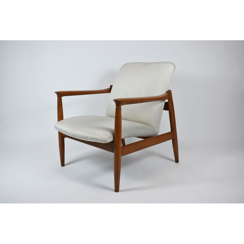 Vintage fauteuil GFM64, Oost-Europees beige fluweel 1960