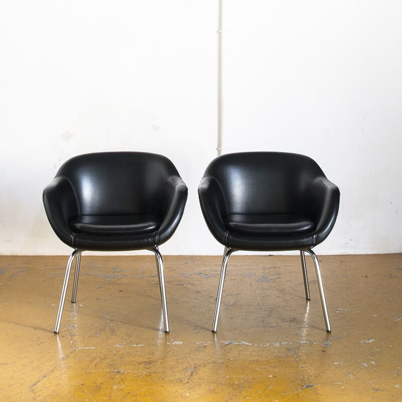 Pair of armchairs in leatherette and chromed tube, Spain, 1970