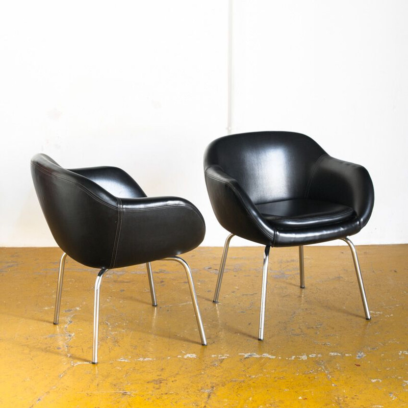 Pair of armchairs in leatherette and chromed tube, Spain, 1970