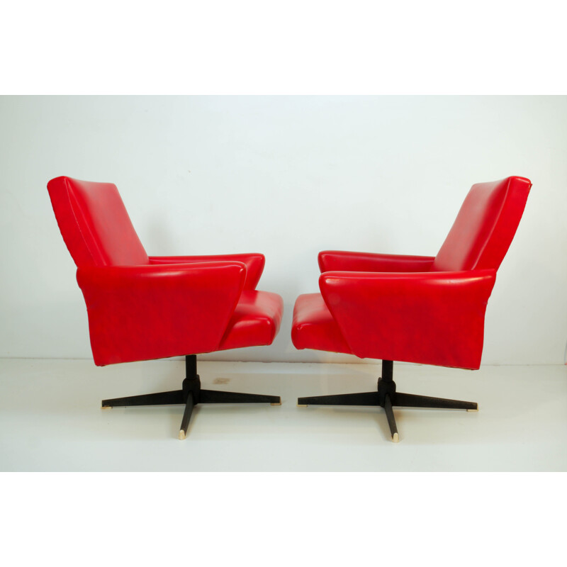 Paire de fauteuils rouge pivotants vintage par Drevotvar, 1978