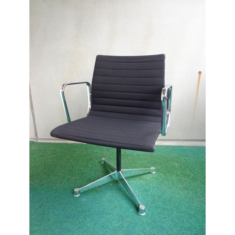 Vintage EA108 desk chair by Charles & Ray Eames ed. Herman Miller, Aluminum 1960s