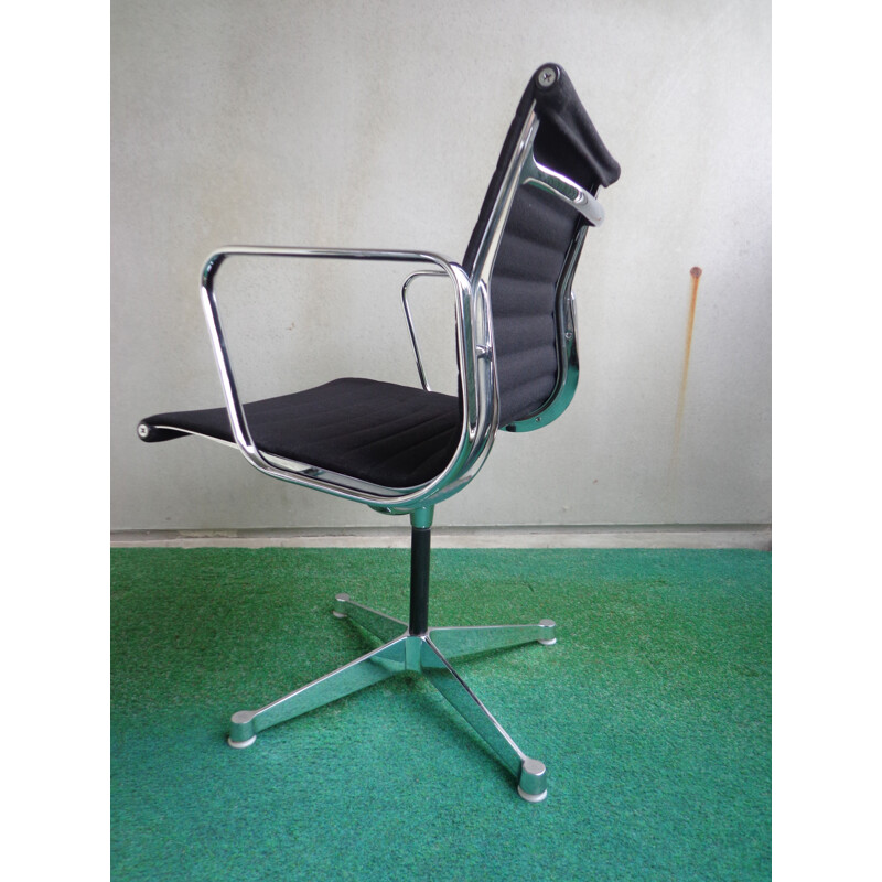 Vintage EA108 desk chair by Charles & Ray Eames ed. Herman Miller, Aluminum 1960s