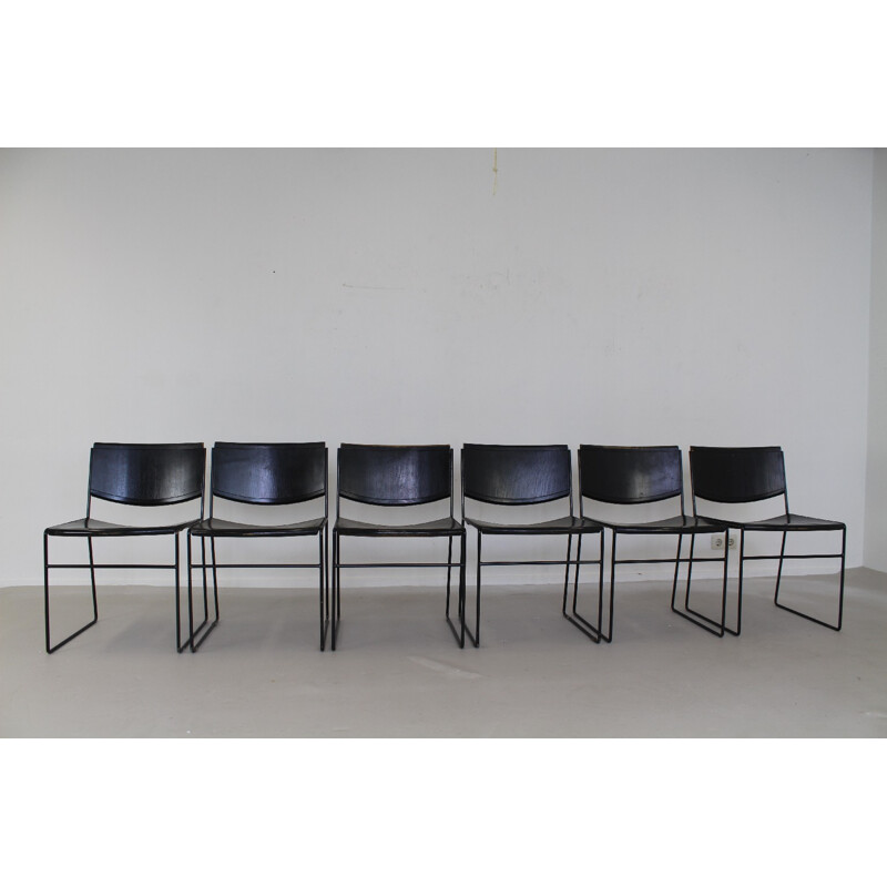 Suite de 6 chaises noires en bois et métal - 1970