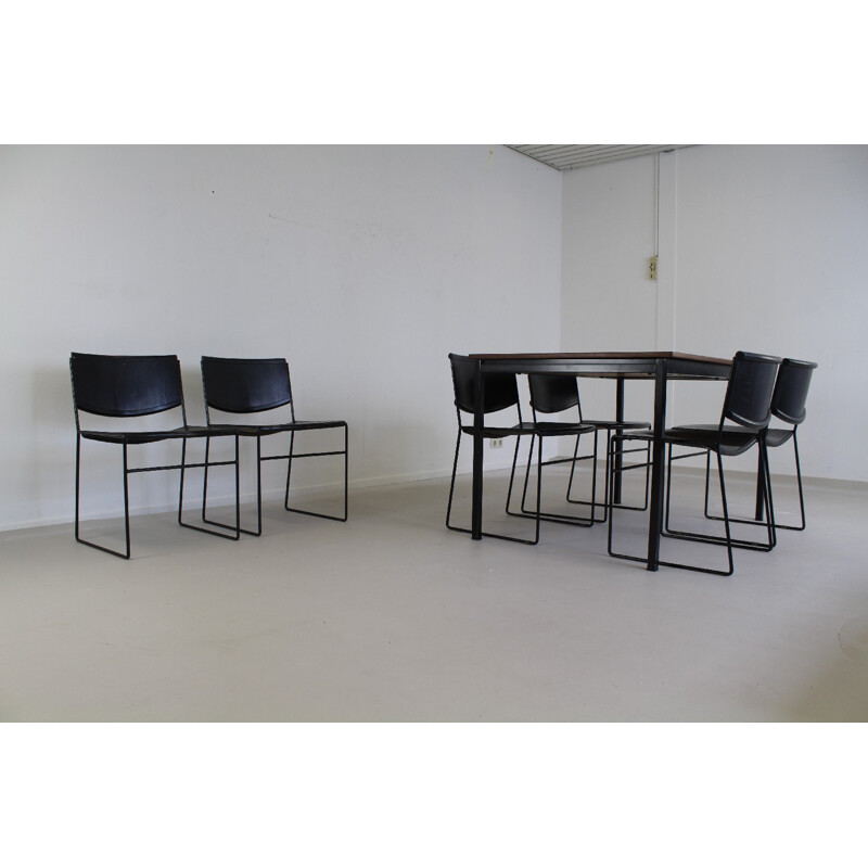 Suite de 6 chaises noires en bois et métal - 1970