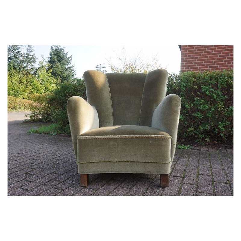 Vintage wingback easychair by a danish cabinetmaker 1940s