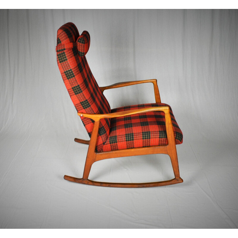 Chaise vintage berçante en hêtre scandinav 1960