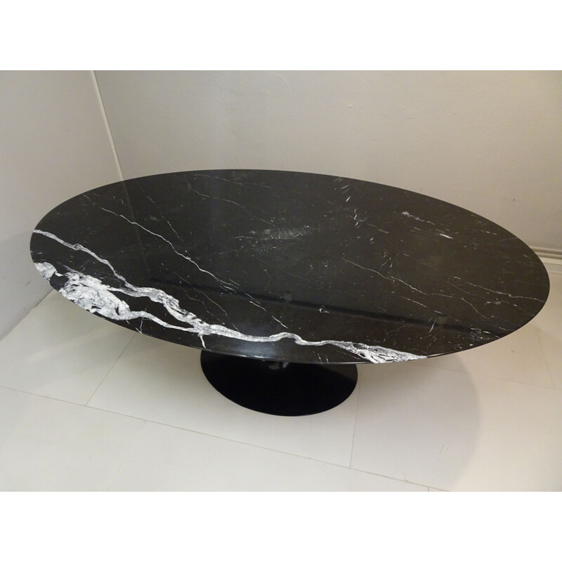 Table marbre vintage noir marquina par Eero Saarinen pour Knoll 1990