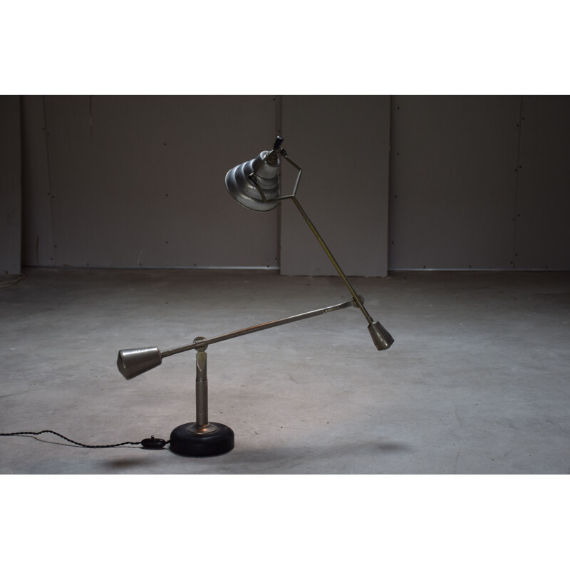 Vintage gelede lamp met 2 gelede armen en dubbele messing slinger van Edouard Wilfried Buquet, 1930