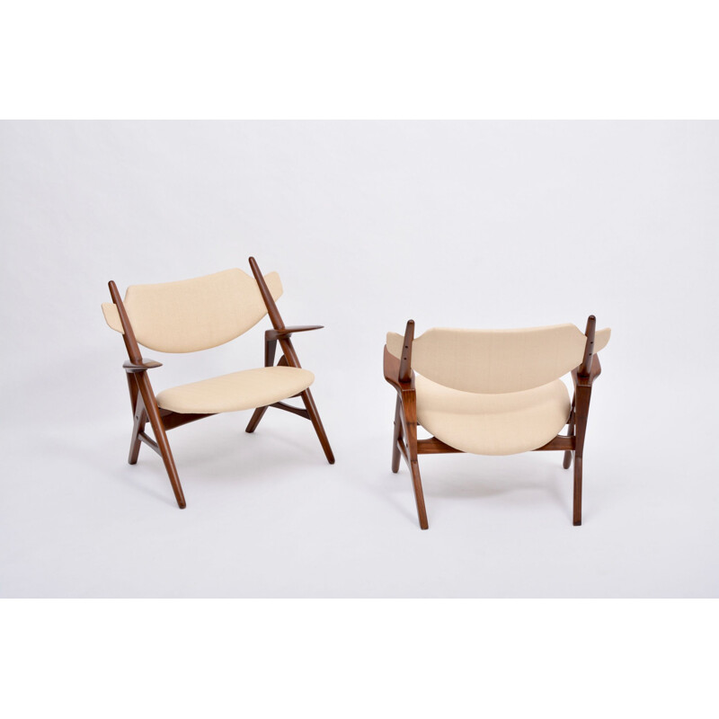 Pair of Mid-Century Modern chairs Hans Wegner Sawbuck chair 1950