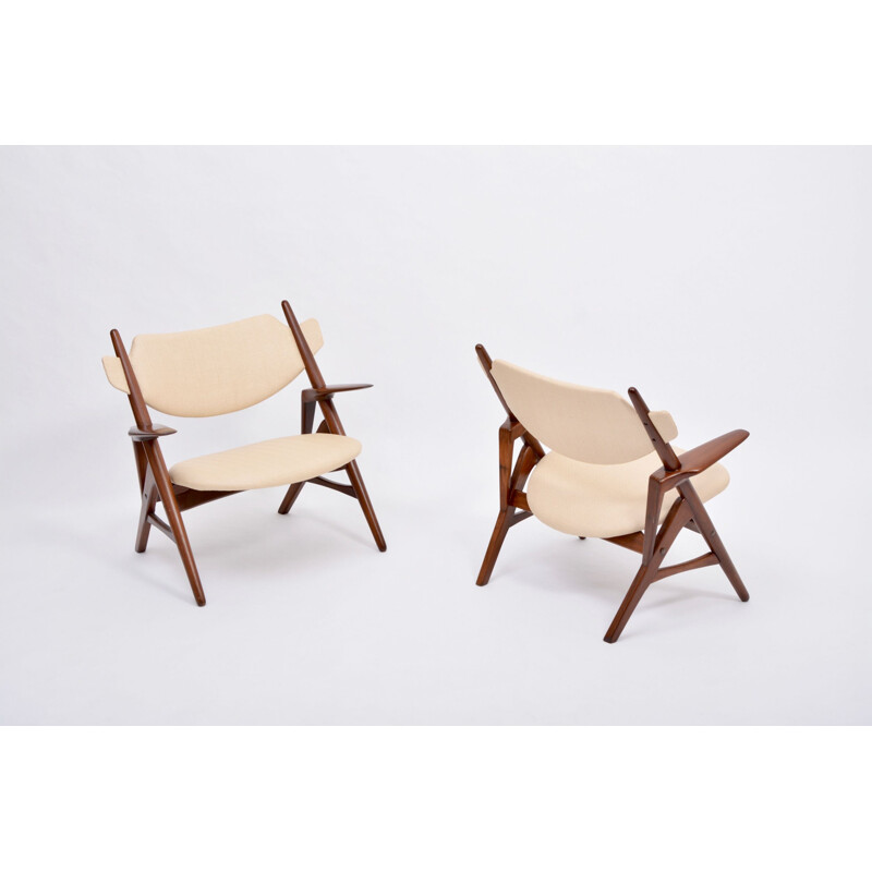 Pair of Mid-Century Modern chairs Hans Wegner Sawbuck chair 1950