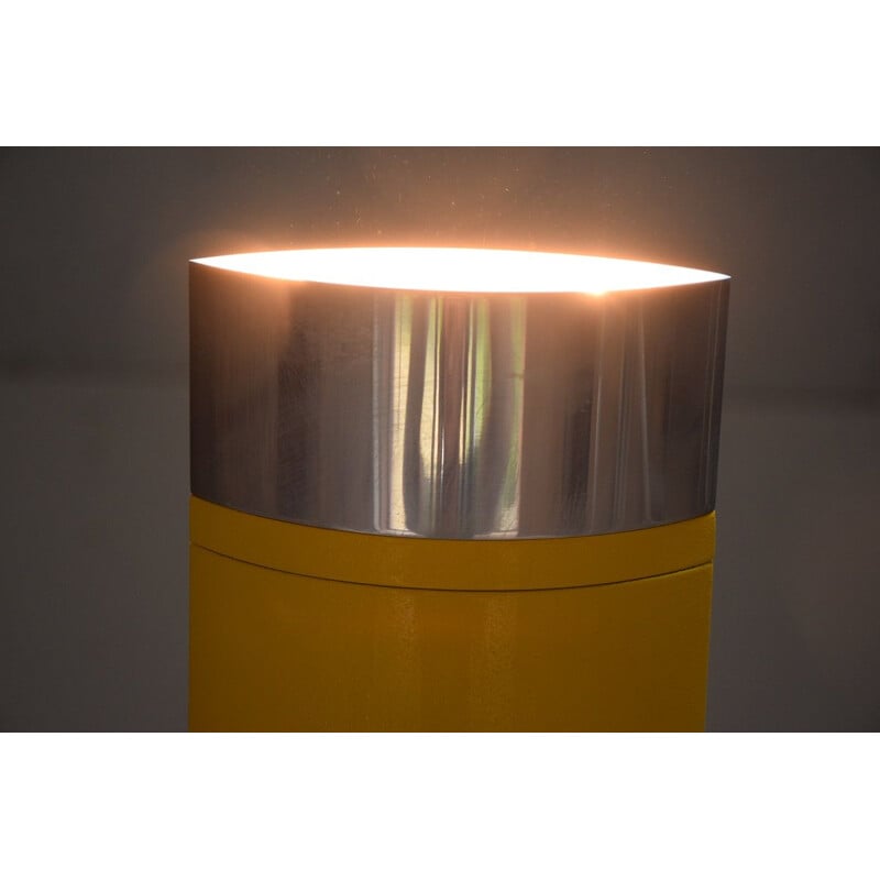 Luminaire vintage fût aluminium peint époxy jaune de Yonel Lebovici, 1981