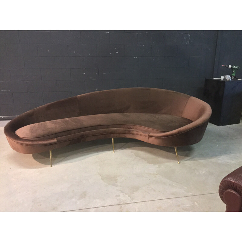 Mid century Italian sofa in brown velvet and brass - 1950s