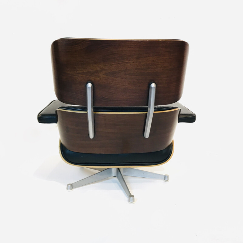 Fauteuil Lounge Chair par Charles & Ray Eames pour ICF De Padova, Italie, 1970’s.