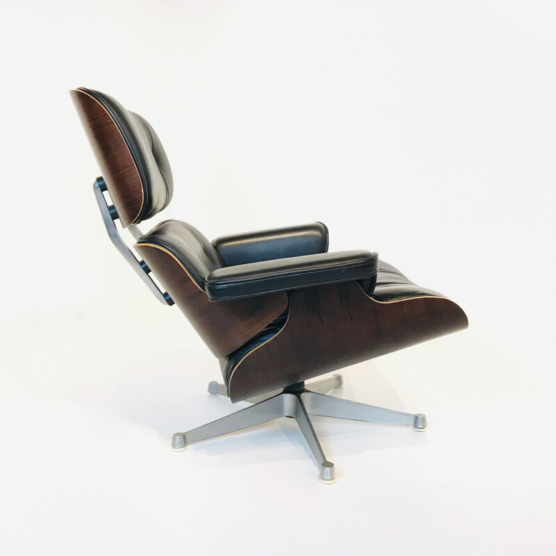 Fauteuil Lounge Chair par Charles & Ray Eames pour ICF De Padova, Italie, 1970’s.