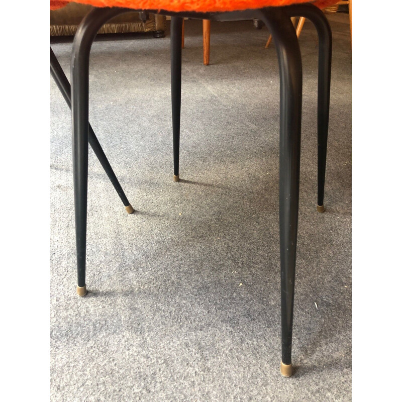 Pair of vintage en faux fur red 1950 chairs