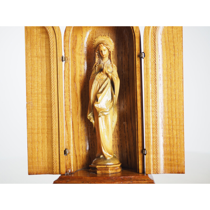 Vintage handgesneden heilig hout beeldhouwwerk